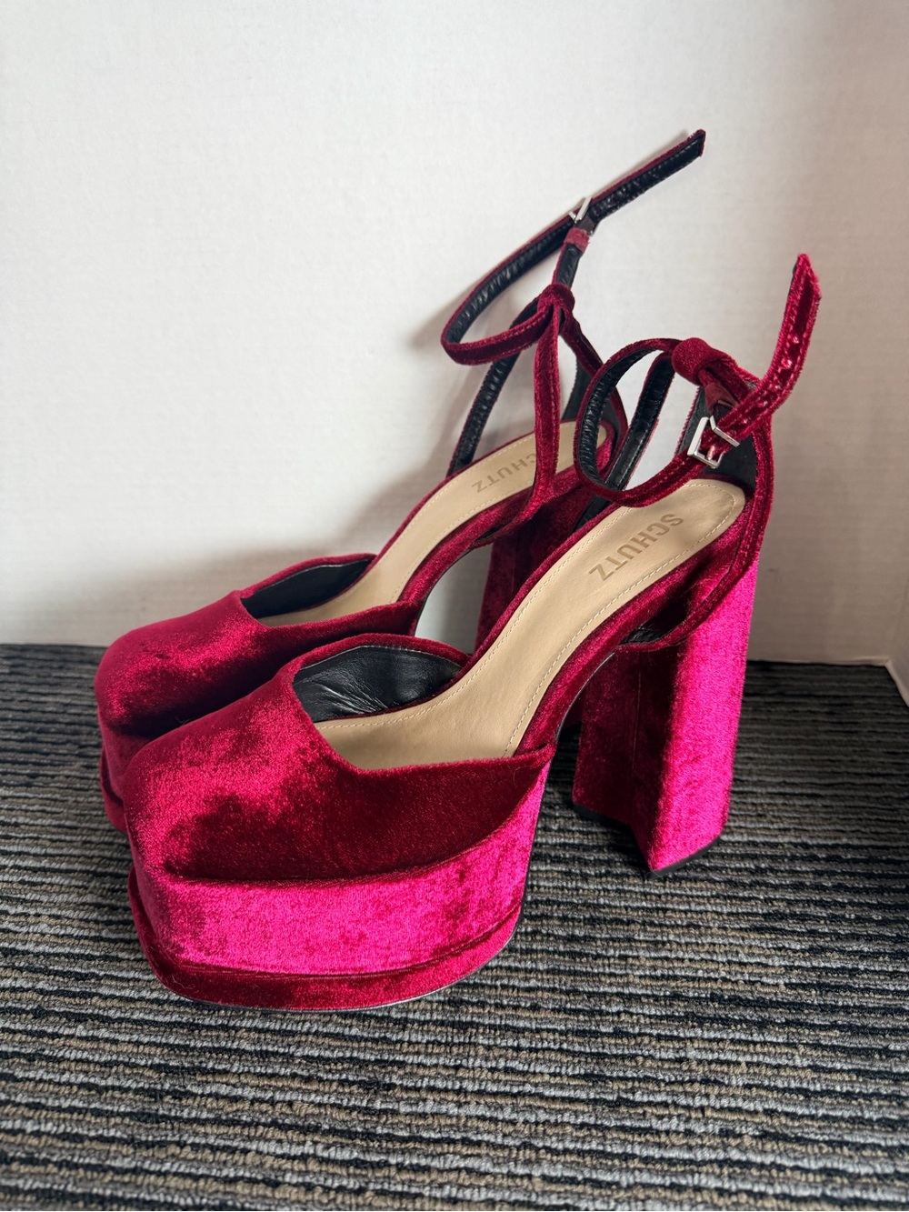 SCHUTZ Fuchsia Velvet Platform Block Heel Sandals - Picture 2 of 8